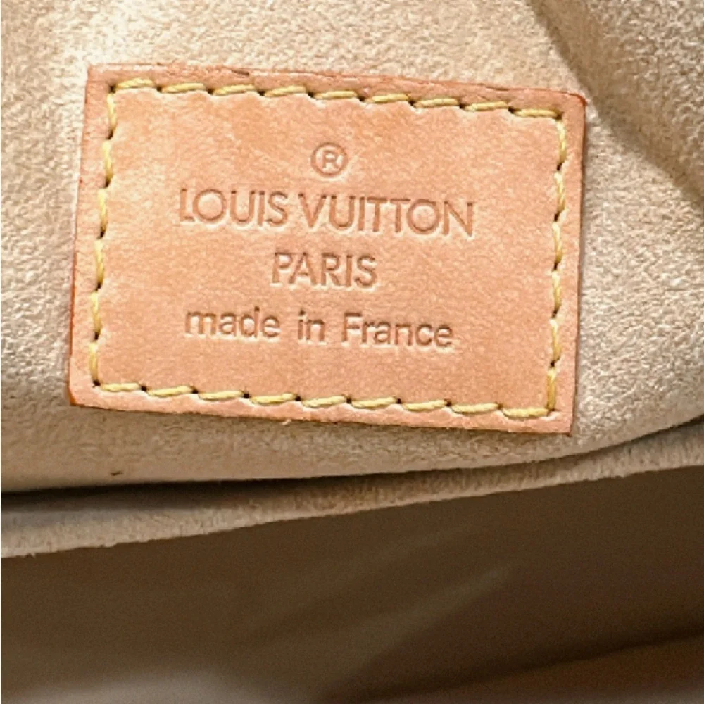 💯% Authentic Louis Vuitton ManhattanPM Monogram Handbag✨ - Picture 15 of 17